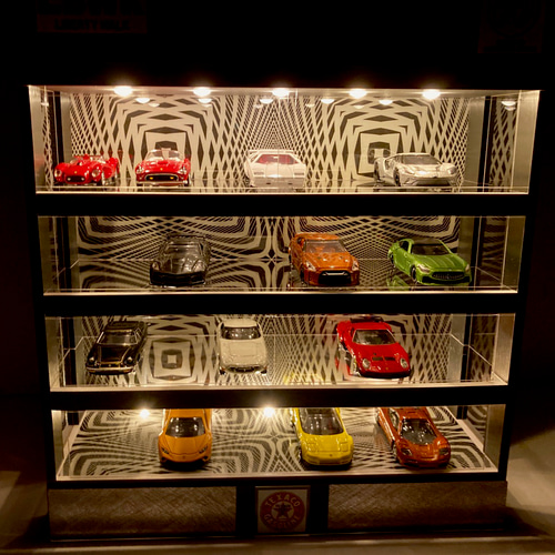 テ*ド様 1/64展示28台可・幾何学模様・4層ディスプレーBOX・スタイリッシ 1/64展示28台可・幾何学模様・4層式ディスプレーBOX・LED照明10