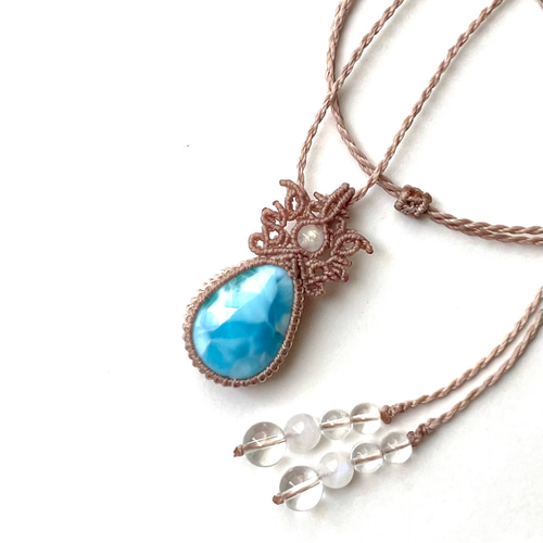 とびきりブルー！大粒ラリマーの天然石マクラメ編みネックレス