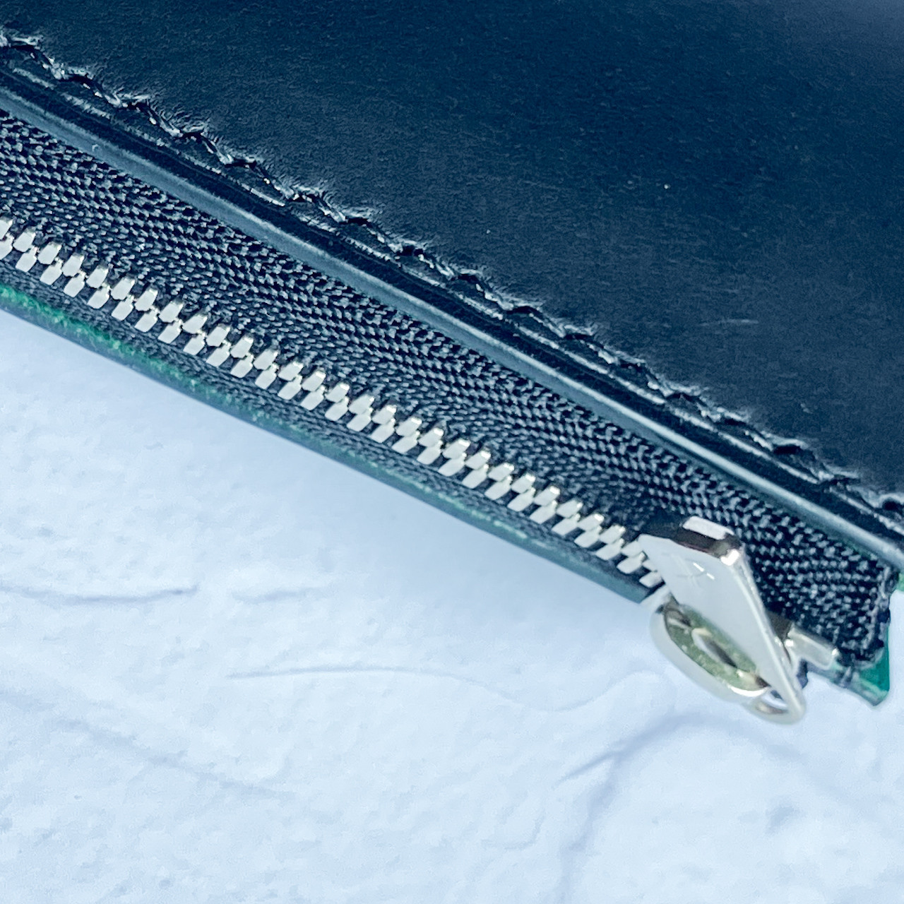 ジップキーケース（ブラック×グリーン）　スマートキー　革　イタリアンレザー　バイカラー