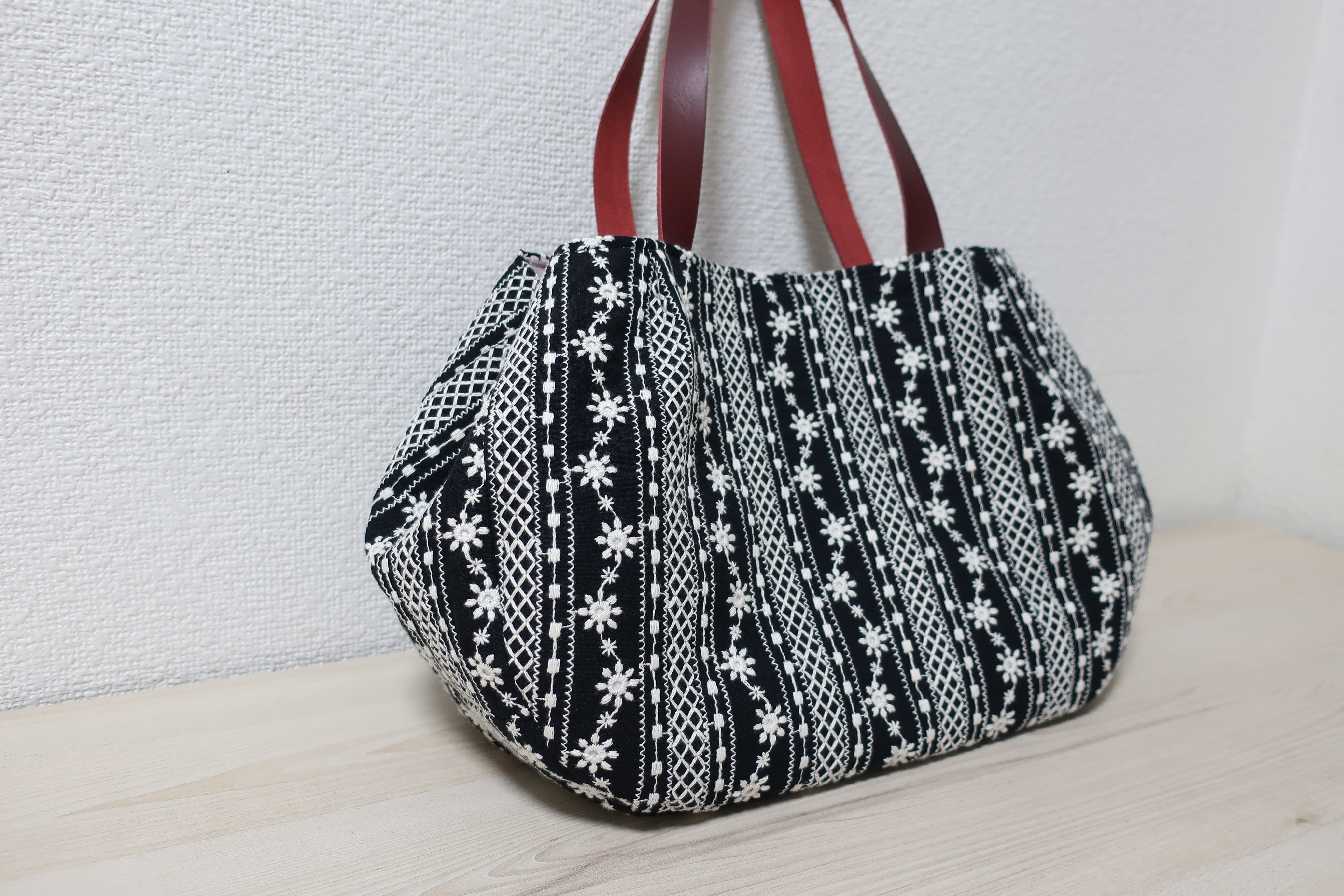 リネン＆コットン刺繡花柄トートバック