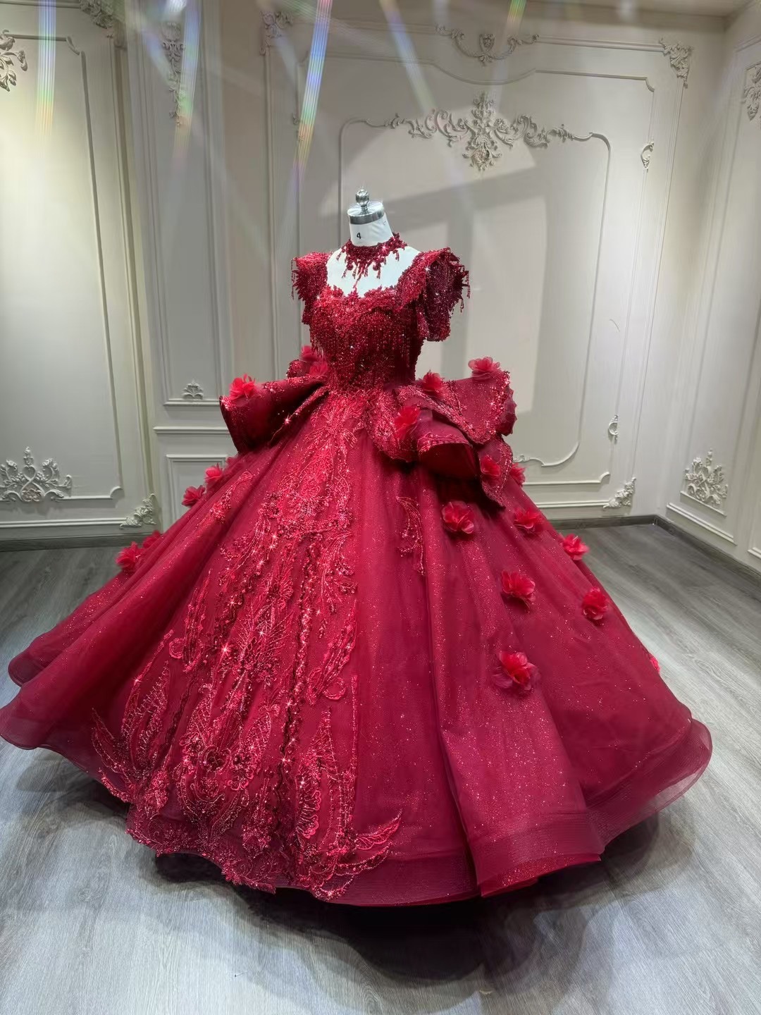 買わないと損　フロアー丈　ワインレッド　可愛いドレス　スクエアネック　ラッフルスカート　咲き誇るレース　高品質　前撮り