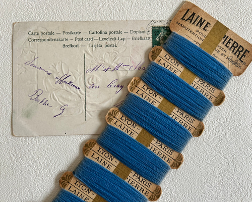 フランスアンティーク 糸巻き LAINE St-PIERRE ブルー系 未使用