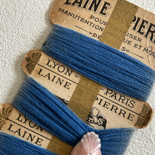 フランスアンティーク 糸巻き LAINE St-PIERRE ブルー系 未使用