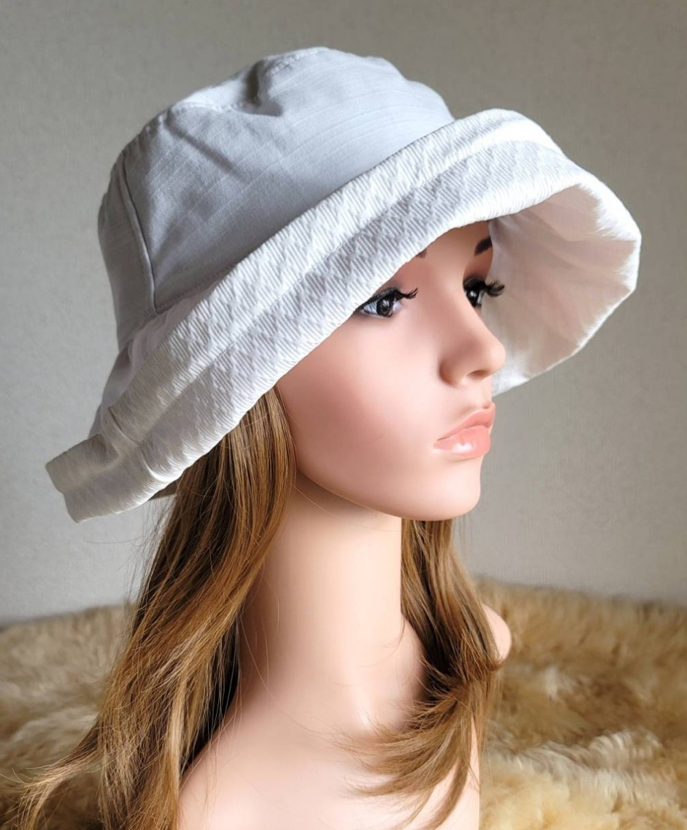 ★ラインホワイト★日差しに負けない★約62㎝★ギャザーフリル 帽子