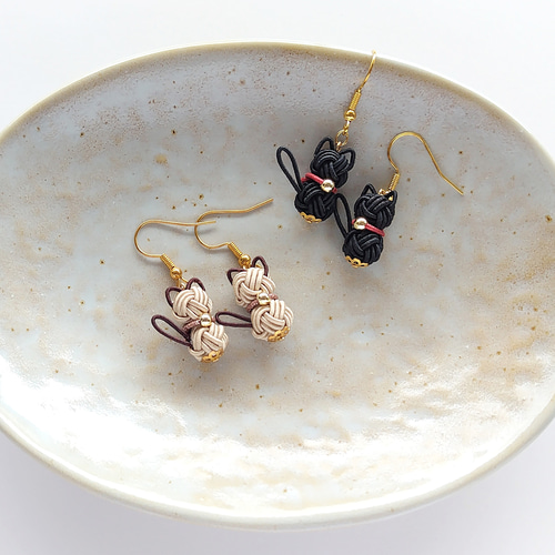 猫に恩返し（黒猫）保護猫寄付 水引 ピアス イヤリング 和風 和 ピアス