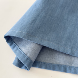 半袖シンプルAラインワンピース　* Soft Denim Light Blue *　襟元やや広めのボートネックタイプ 8枚目の画像