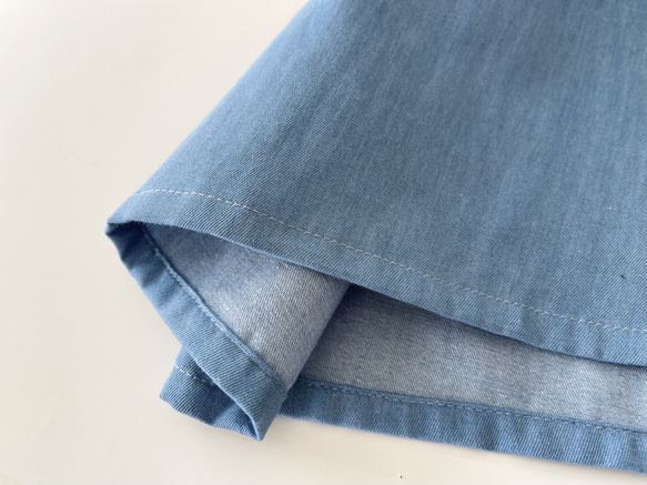 半袖シンプルAラインワンピース　* Soft Denim Light Blue *　襟元やや広めのボートネックタイプ 8枚目の画像