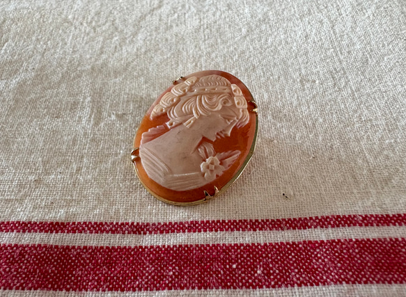 イタリアの古いカメオ Cameo アンティークカメオ　ブローチ　18KGF  Italy 【1点】 2枚目の画像