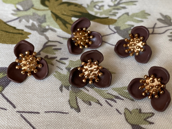 在庫2セット！ころんとした形がお洒落パーツ！『ゴールドがアクセント　ビンテージ風ボタン』～ブラウン　2個セット～ 3枚目の画像