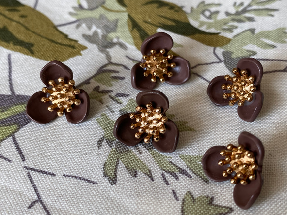 在庫2セット！ころんとした形がお洒落パーツ！『ゴールドがアクセント　ビンテージ風ボタン』～ブラウン　2個セット～ 6枚目の画像