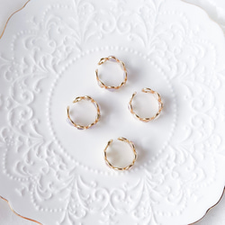 女士花朵戒指，均碼，是完美的禮物之選。現有滿天星綠和灰褐色兩種顏色可選。 第4張的照片