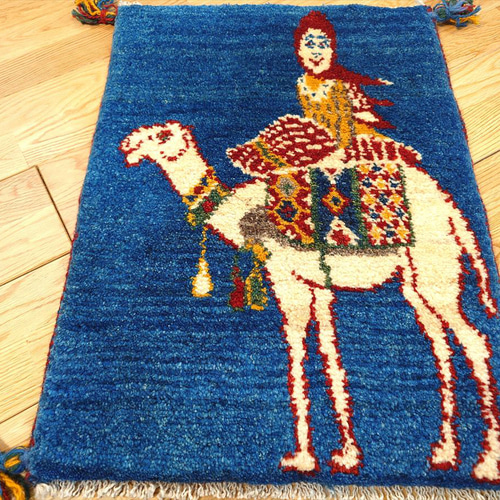 ペルシャ ギャッベ 玄関マット小 60x43cm 紺色 ラクダに乗るカシュガイ