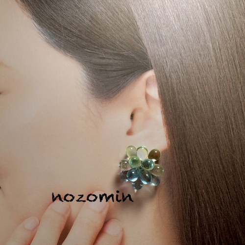 チェコドロップビーズの可愛いシャワー台イヤリング ハンドメイド