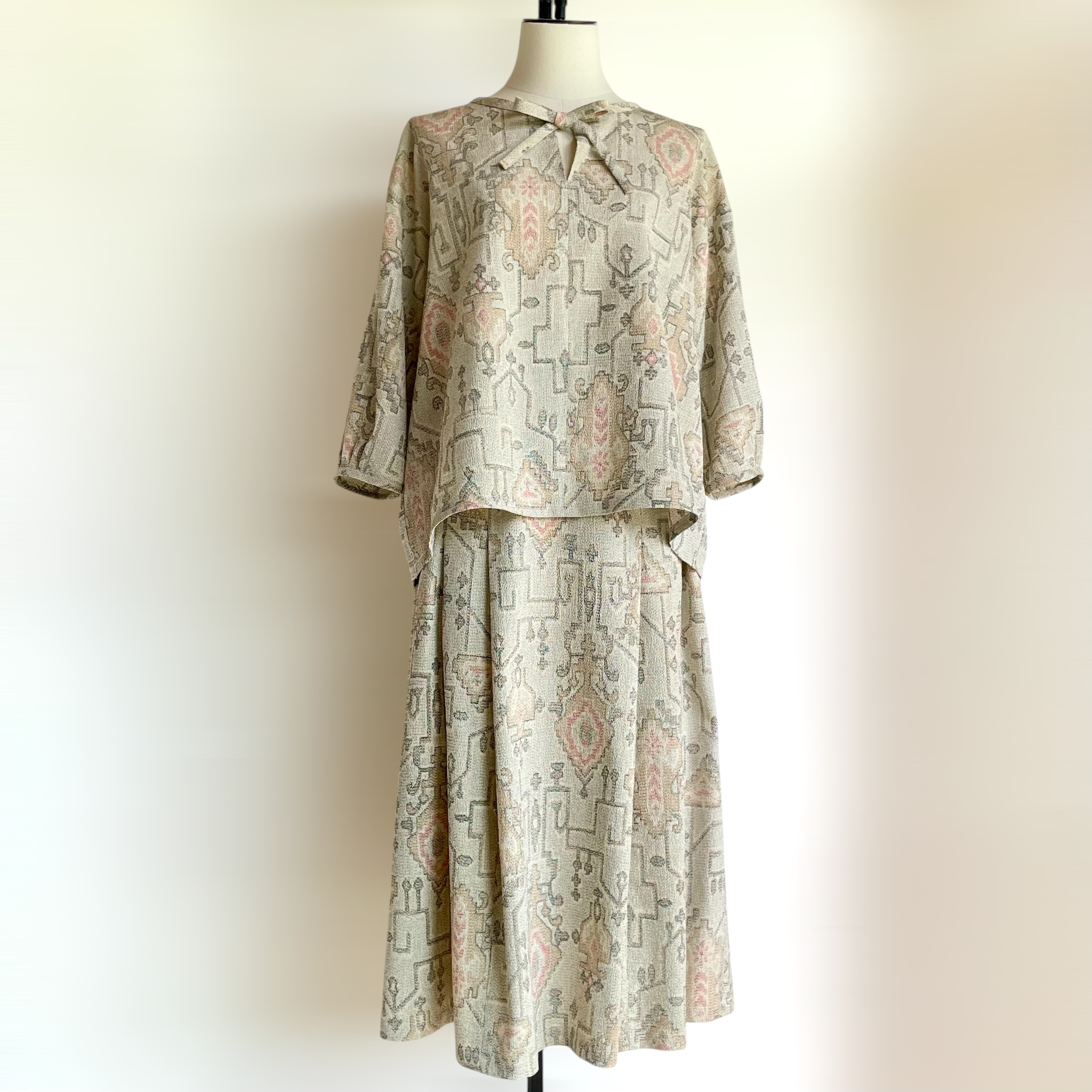 リボンブラウス　プリーツスカート　セットアップ【送料込み】着物リメイク　ベージュ