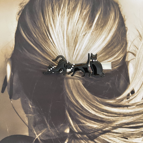 猫モチーフ・猫たちのひととき ヘアクリップ オーダーも可能 レジン