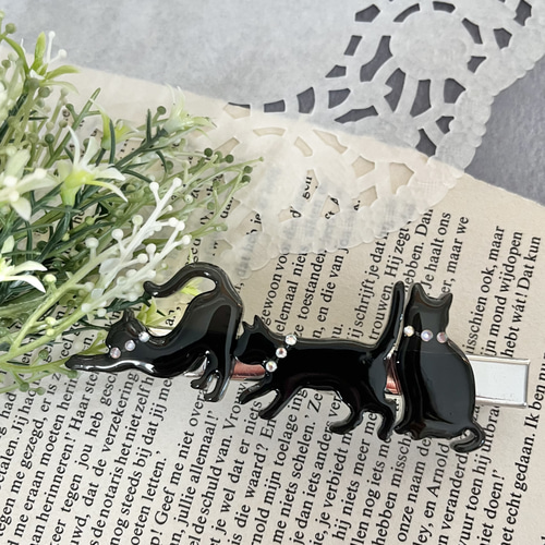 猫モチーフ・猫たちのひととき ヘアクリップ オーダーも可能 レジン