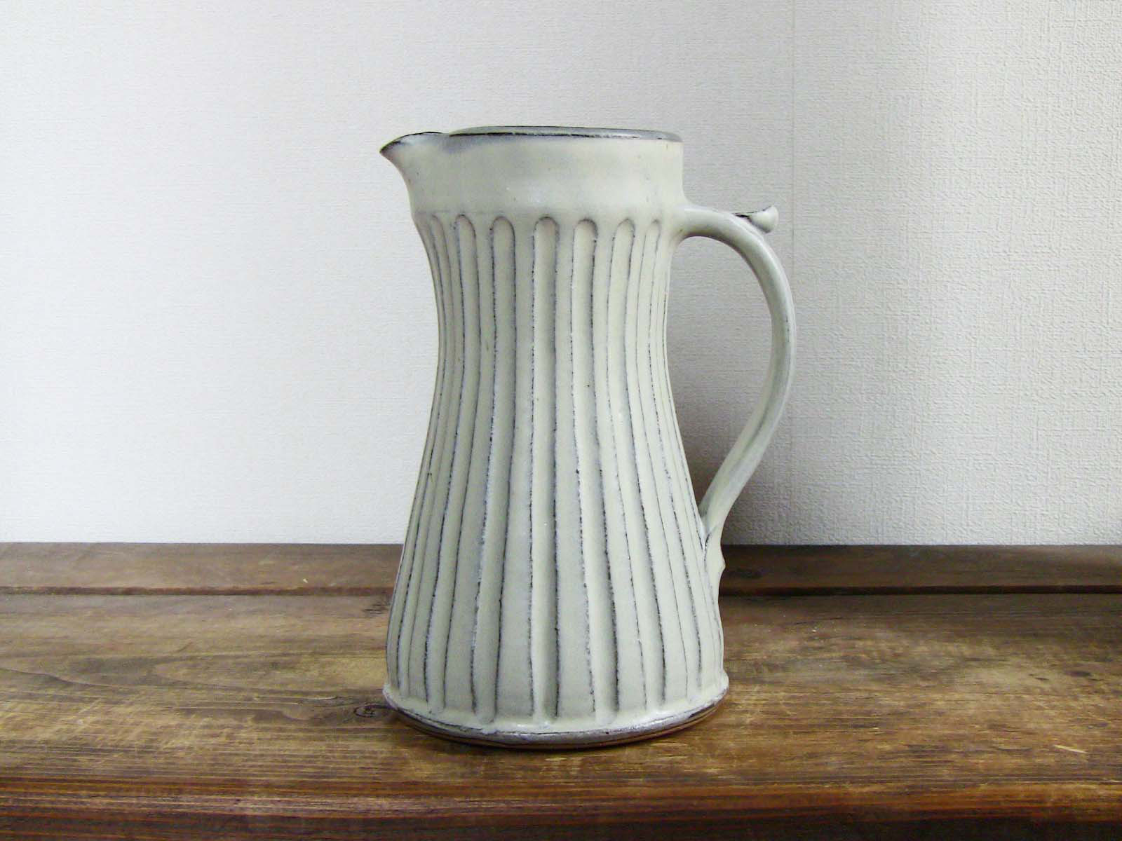 しのぎ手ピッチャー（蘭越）18cm