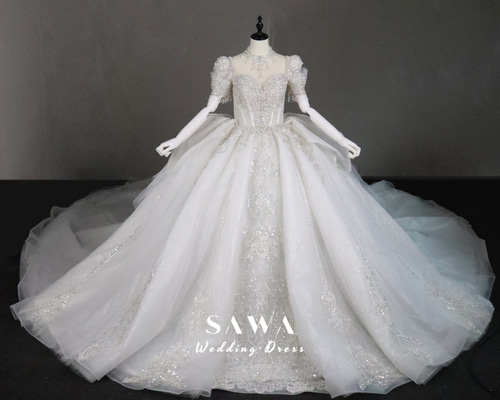 華やかな ウェディングドレス 白 韓国風 パフスリーブ スクエア