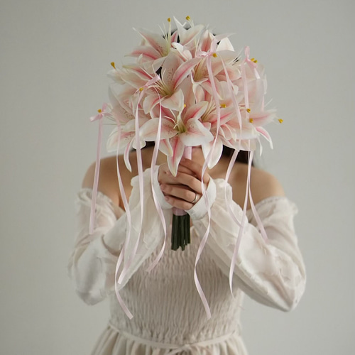 etoile blanche エトワールブランシェ ⌇﻿ ユリのリボンブーケ