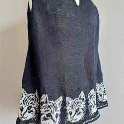 手編み ネコ柄 Aラインシルエット 夏にピッタリ(ネコ顔) 5枚目の画像