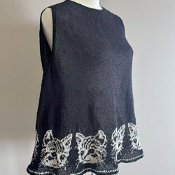 手編み ネコ柄 Aラインシルエット 夏にピッタリ(ネコ顔) 4枚目の画像