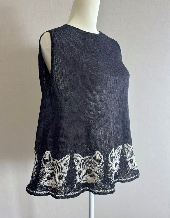 手編み ネコ柄 Aラインシルエット 夏にピッタリ(ネコ顔) 4枚目の画像