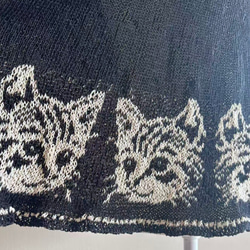 手編み ネコ柄 Aラインシルエット 夏にピッタリ(ネコ顔) 6枚目の画像