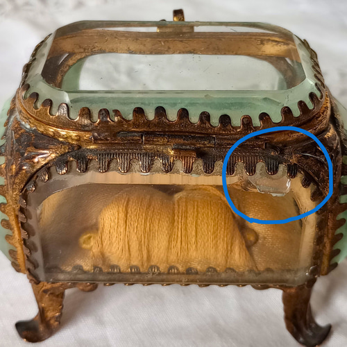 アンティーク ガラスのジュエリーボックス 1900年代初期