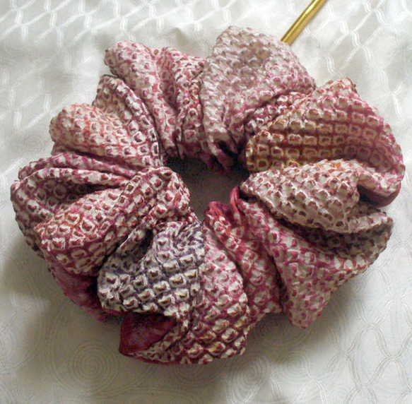 確認用 ゴム交換可能 紗綾形花綸子2種 フリルフリル シュシュ 着物絹リメイク 確認用 ゴム交換可能 紗綾形花綸子2種 フリルフリル シュシュ 着物絹