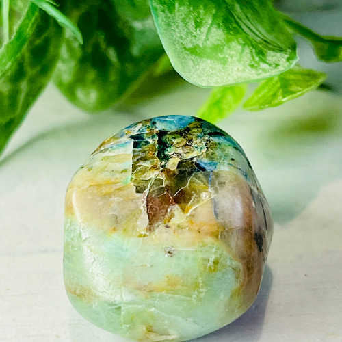 アズライトイングリーンムーンストーン 藍銅鉱 タンブル アジュライト