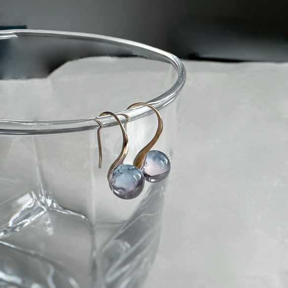 【涼しげピアス】オーロラ ドロップピアス ブルーパープル / 金具変更可（シルバー・イヤリング・ステンレス） 4枚目の画像