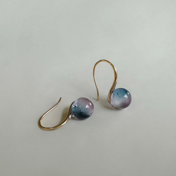 【涼しげピアス】オーロラ ドロップピアス ブルーパープル / 金具変更可（シルバー・イヤリング・ステンレス） 3枚目の画像