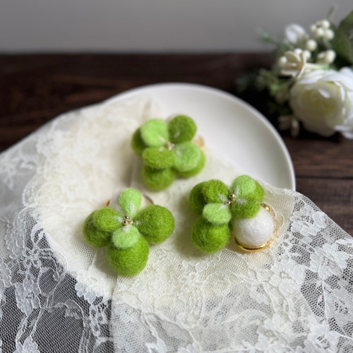 羊毛フェルト マスコット 四葉のクローバー キーホルダー チャーム