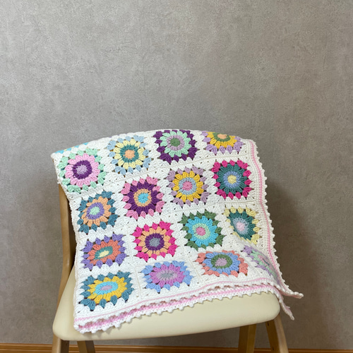 fjtaさまご注文分。花柄かぎ針編みモチーフブランケット fit=scale-down,w=1200