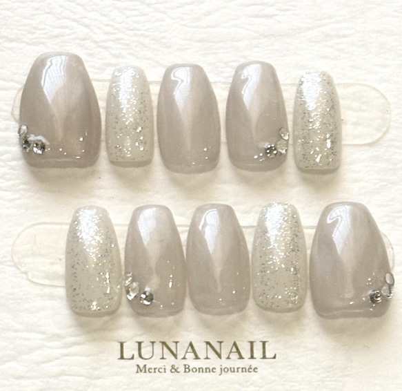 ホワイトグレージュマグネット✨ブライダルネイル ウェディング