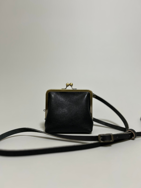 がま口＆スクエアバック！革 姫路レザースクエアがま口ポシェット◇黒 革バック サコッシュ