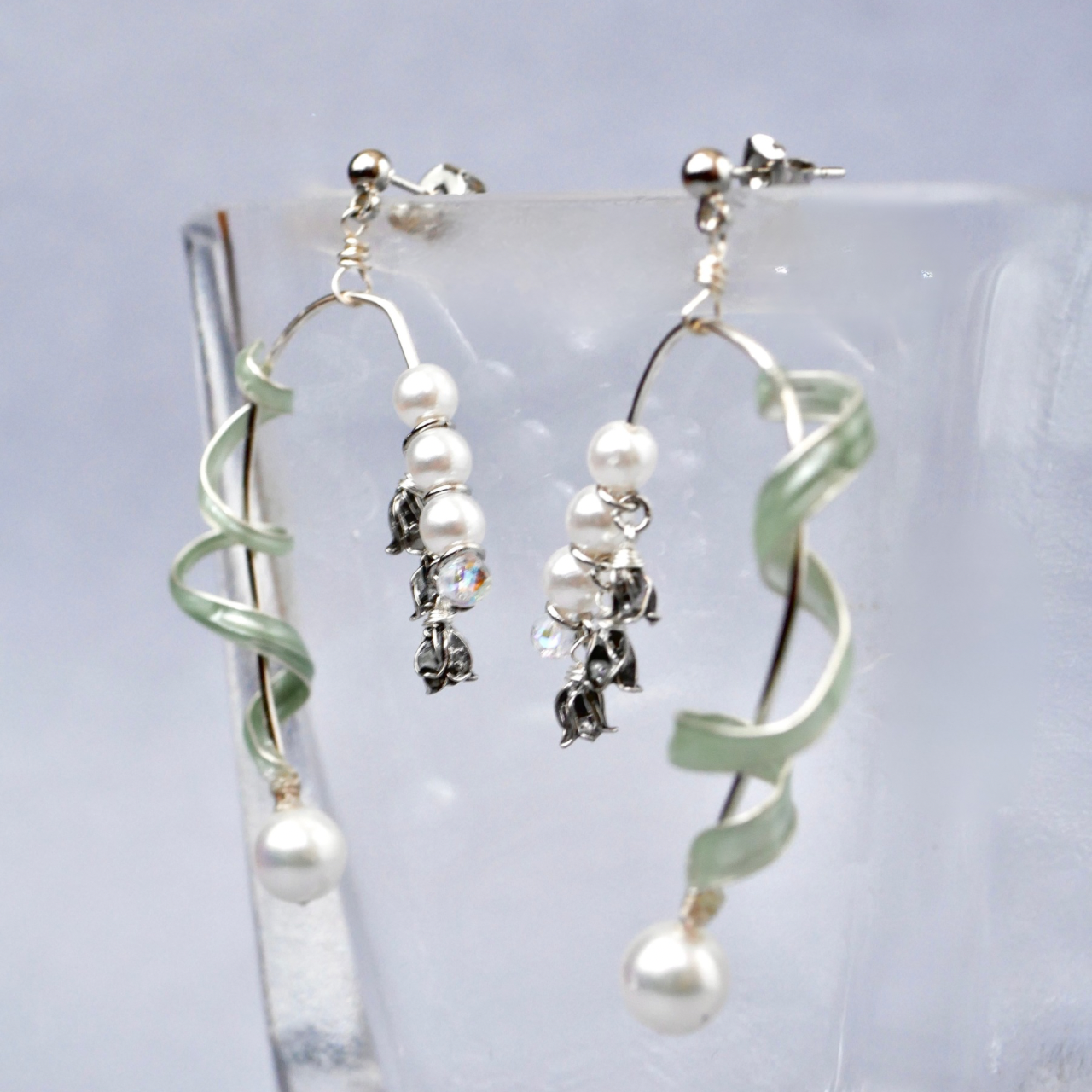 すずらん　ブラックシルバー　イヤリング/ピアス　ディップアート　ディップフラワー