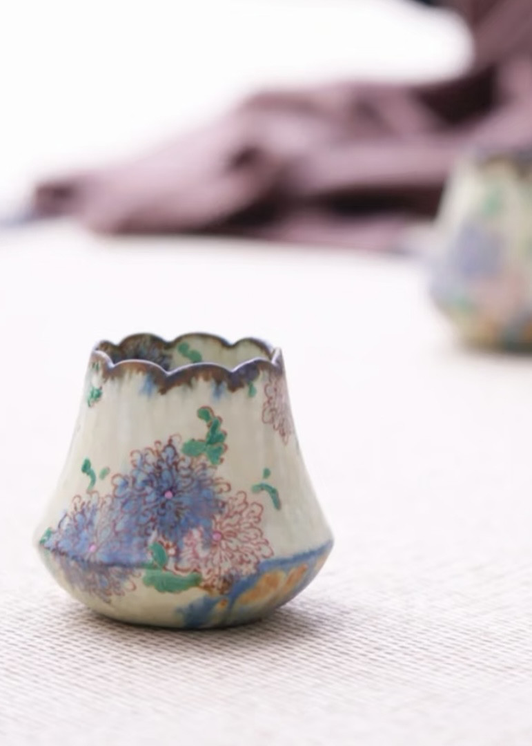 観花集 やさしさをまとう手作りカップ『野に咲く花のように』 釉下彩 × 釉上彩 中国景徳鎮 手作り陶磁器 約270ml