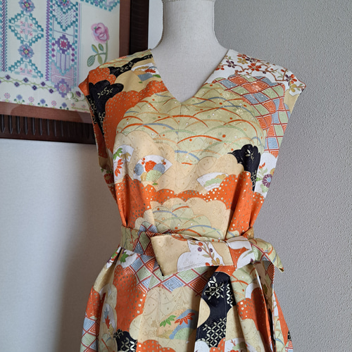 ☆ 着物リメイク/お振り袖/正絹/ノースリーブ/Vネックワンピース/一