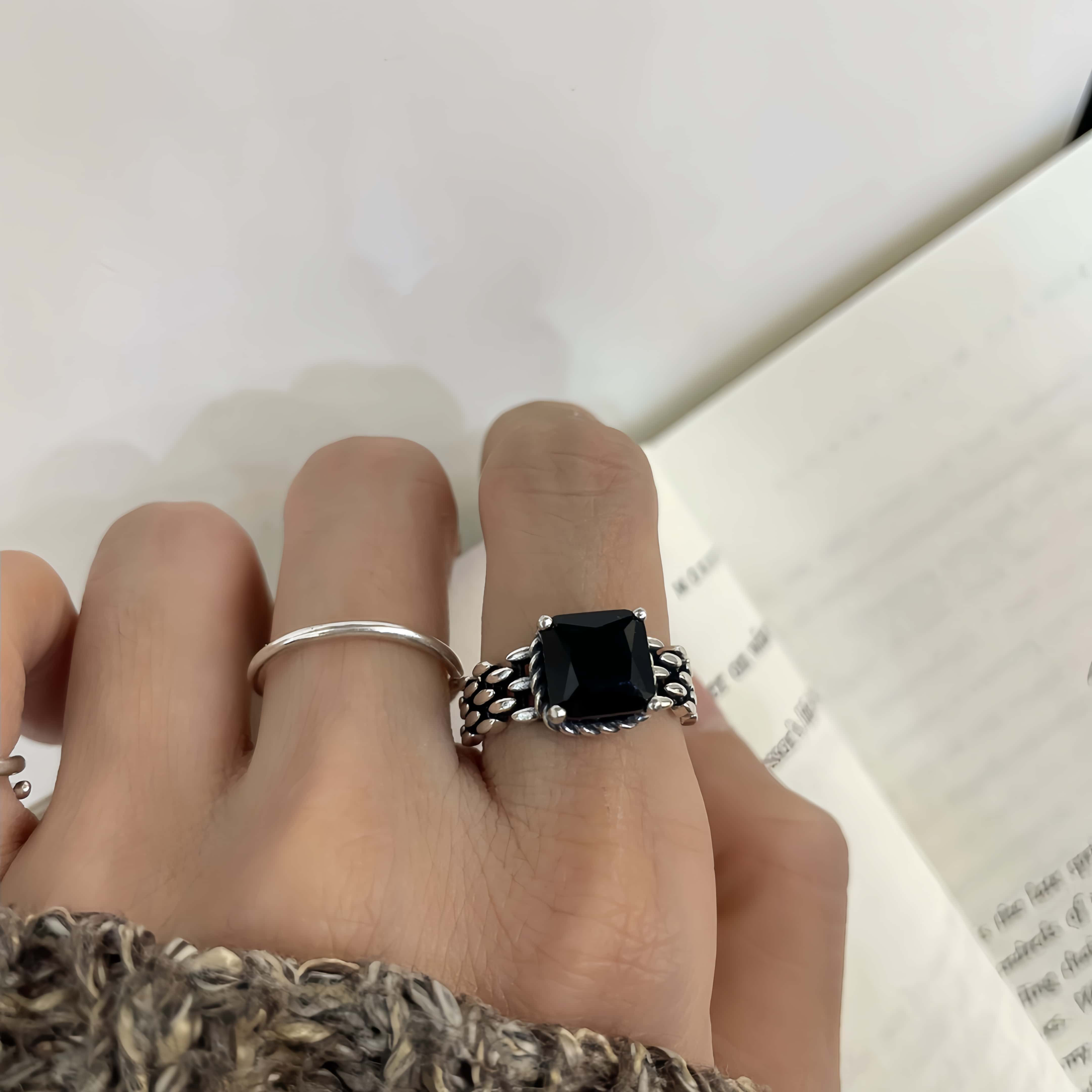 レトロな雰囲気！|925銀|黒オニキスリング|オープンタイプ