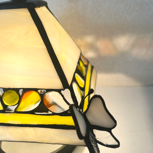 ステンドグラス ランプ 蝶々つき テーブルランプ スタンドライト