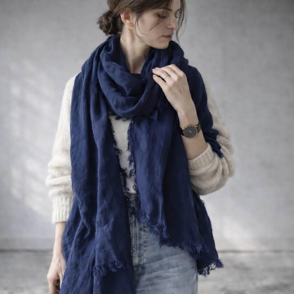 洗い込まれてふっくら柔らかなベルギーリネンストール／四方切りっぱなしフリンジ大判ストール／ロイヤルブルー