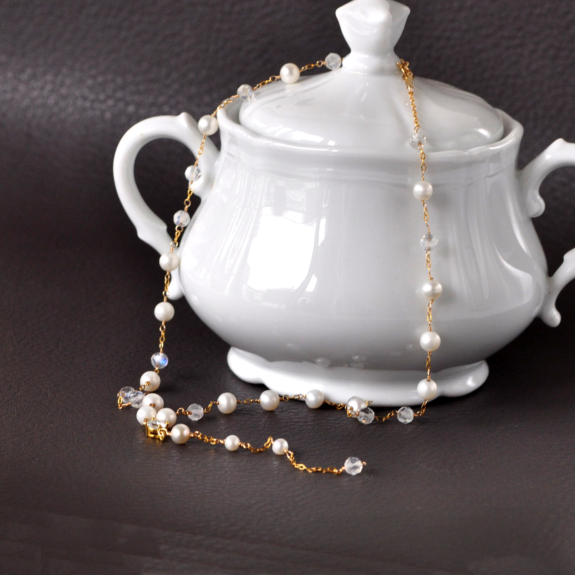 月光の雫　　14kgf/淡水パールxブルームーンストーンステーションネックレス