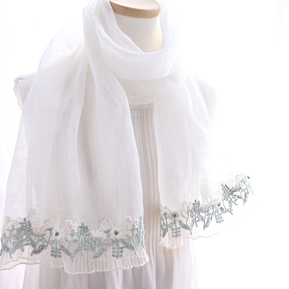 夏、シャリッ！国産リネン×北欧風レース＊ショート ストール《ホワイト×パステルグリーン》