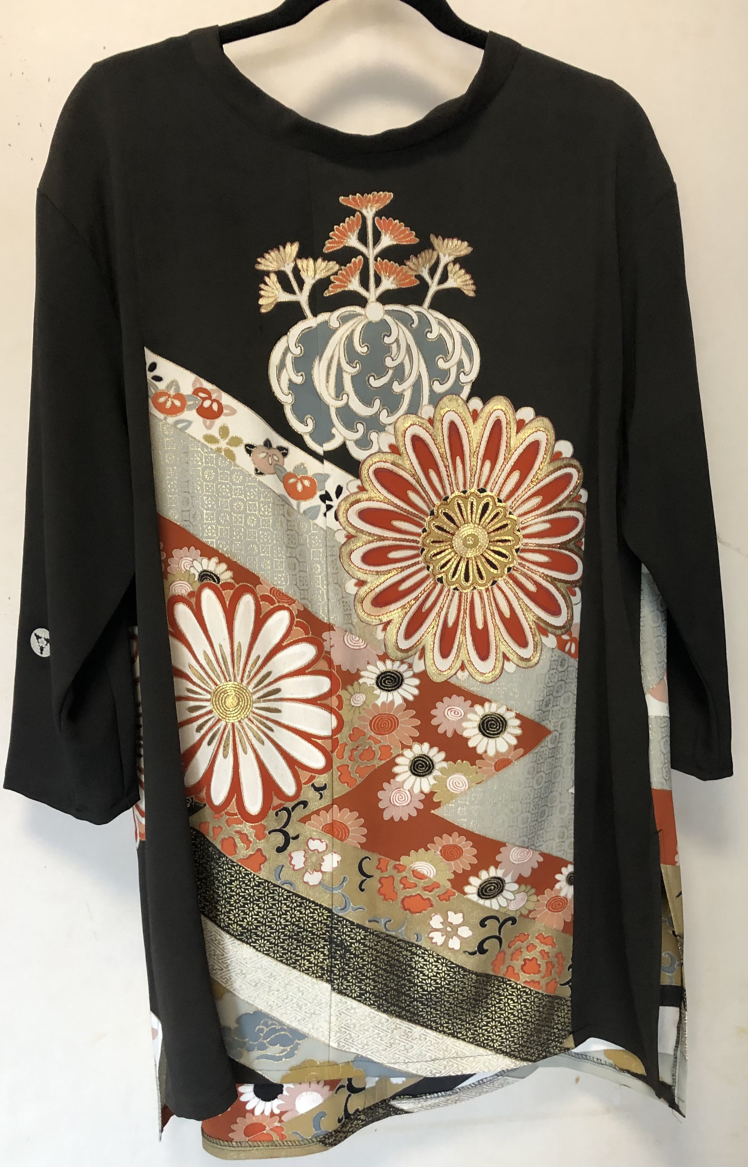 ８２７３　花柄の色留袖作ったプルオーバー