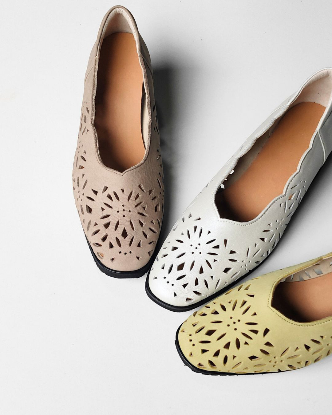 咲け私の夏【返品・交換可】お花のカットワークが叶える「エレガント」と「歩きやすさ」日本製