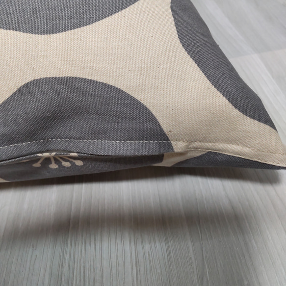 座布団カバー　わたげ　グレー 4枚目の画像