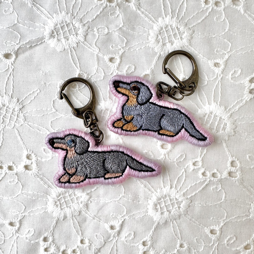 専用　ハンドメイド　刺繍　ダックス　ボストンテリア　キーホルダー ふせダックス 刺繍キーホルダー 第2弾 キーホルダー HAOEM 通販