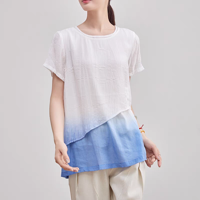 色の移り変わりと生地の層で軽やかに魅せる♪重ね着風グラデーションシャツ ブルー