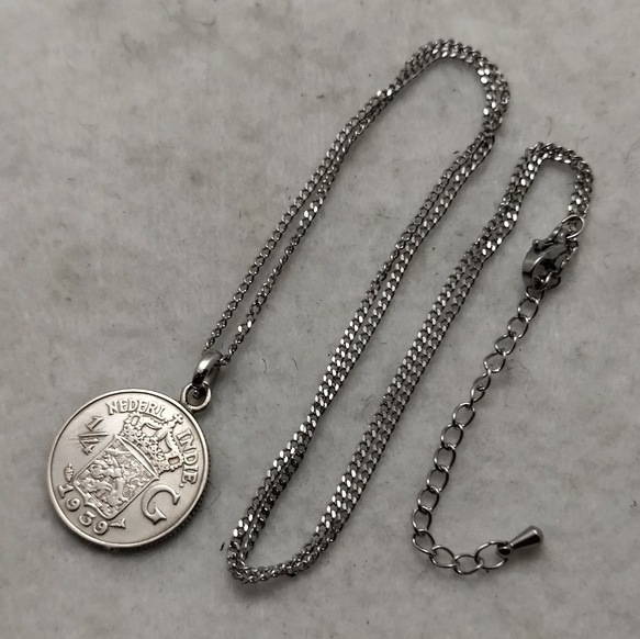 銀貨　オランダ領東インドのコインネックレス　着けっ放しOK 3枚目の画像